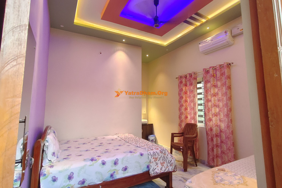 Hemanth Heritage Hampi (Commercial Street) 3 Bed Room