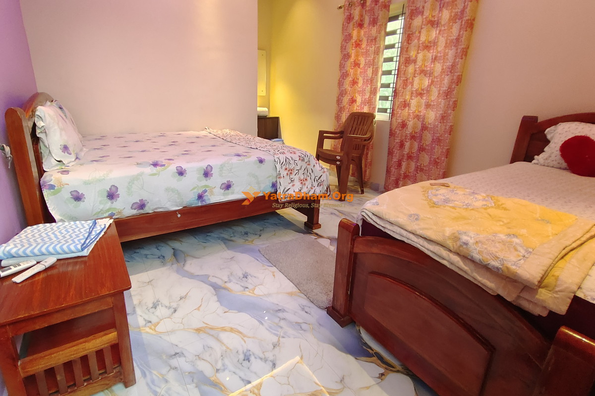 Hemanth Heritage Hampi (Commercial Street) 3 Bed Room