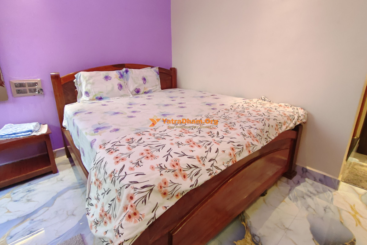 Hemanth Heritage Hampi (Commercial Street) 3 Bed Room