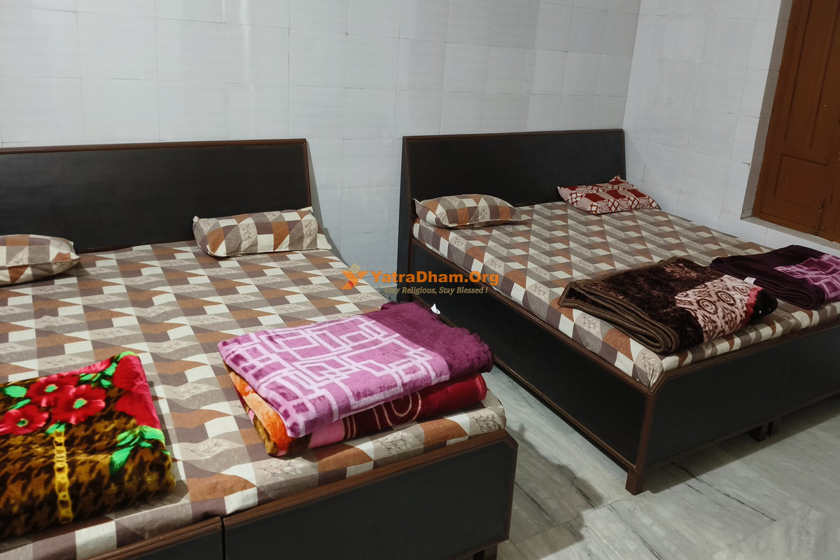 Sant Mandal Ashram Haridwar (Near Har Ki Pauri) 4 Bed Room