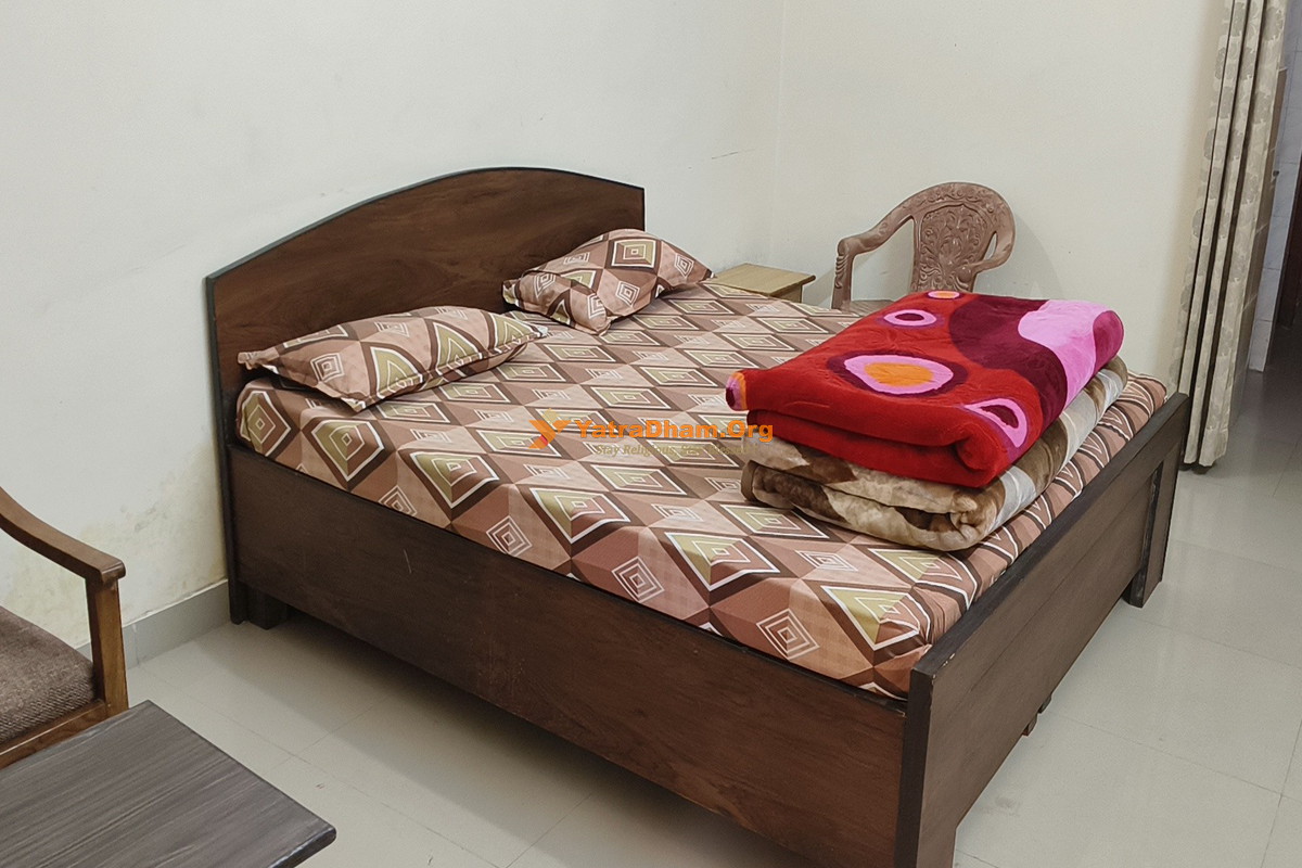 Ganga Niketan - Swargashram Trust Dharamshala Rishikesh 2 Bed Room View