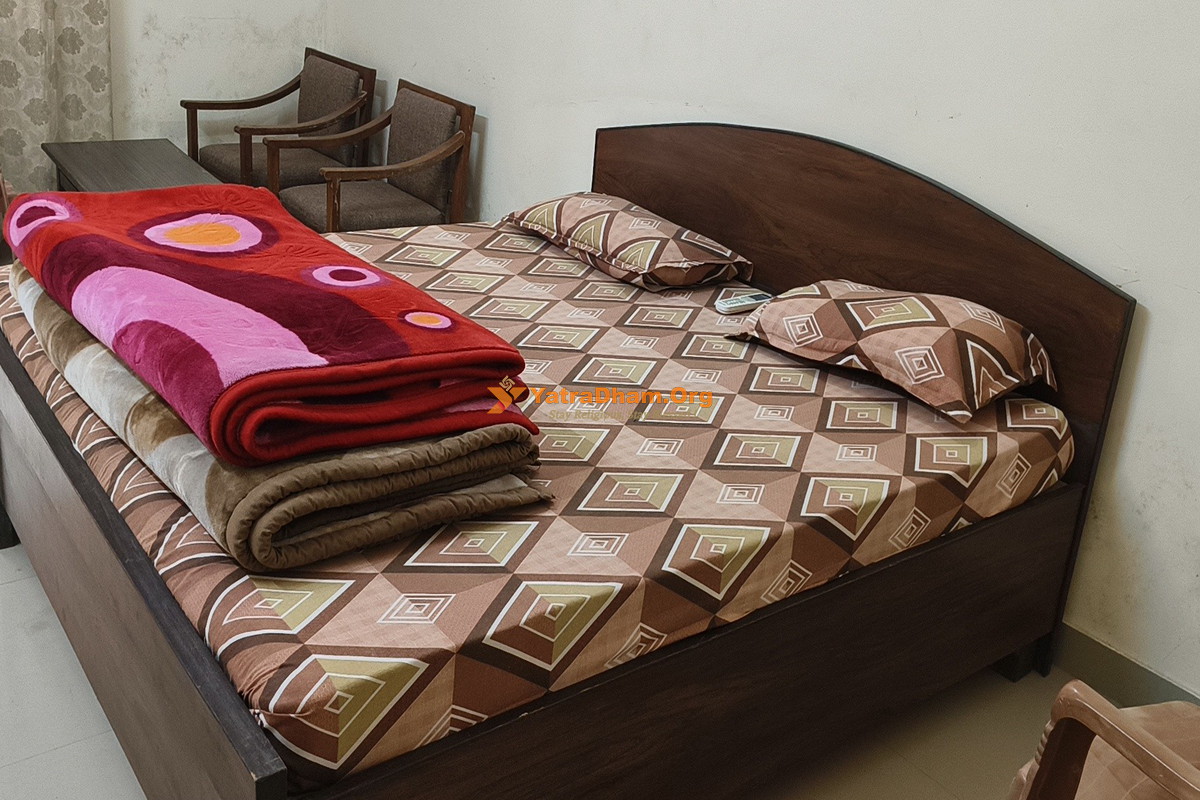 Ganga Niketan - Swargashram Trust Dharamshala Rishikesh 2 Bed Room View