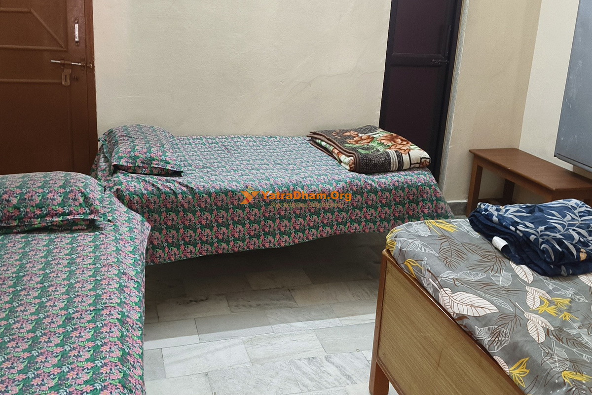 Geeta Ashram Rishikesh 4 Bed Room View