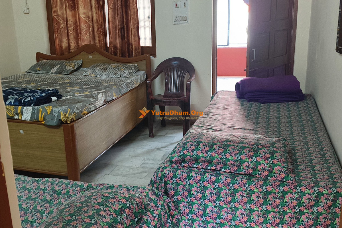 Geeta Ashram Rishikesh 3 Bed Room View
