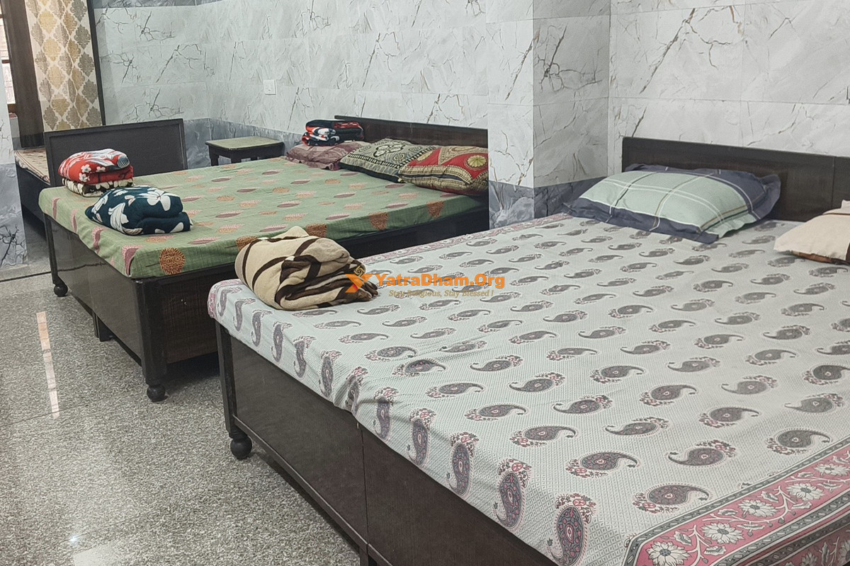 Chaurasia Dharamshala Rishikesh 4 Bed Room View