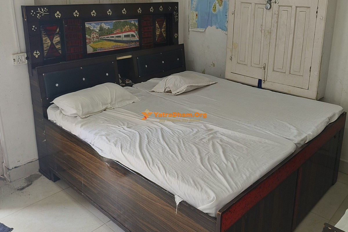 Rajiv Lochan Aashram Rishikesh 2 Bed Room View