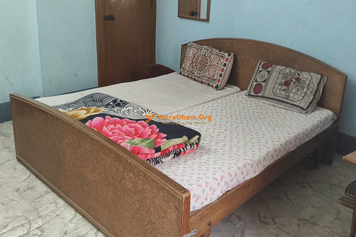Kailashanand Mission Trust Omkareshwar Dharamshala Rishikesh 2 Bed Room