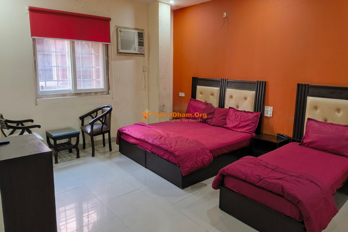 Shri Chetan Jyoti Ashram Haridwar 3 Bed Room