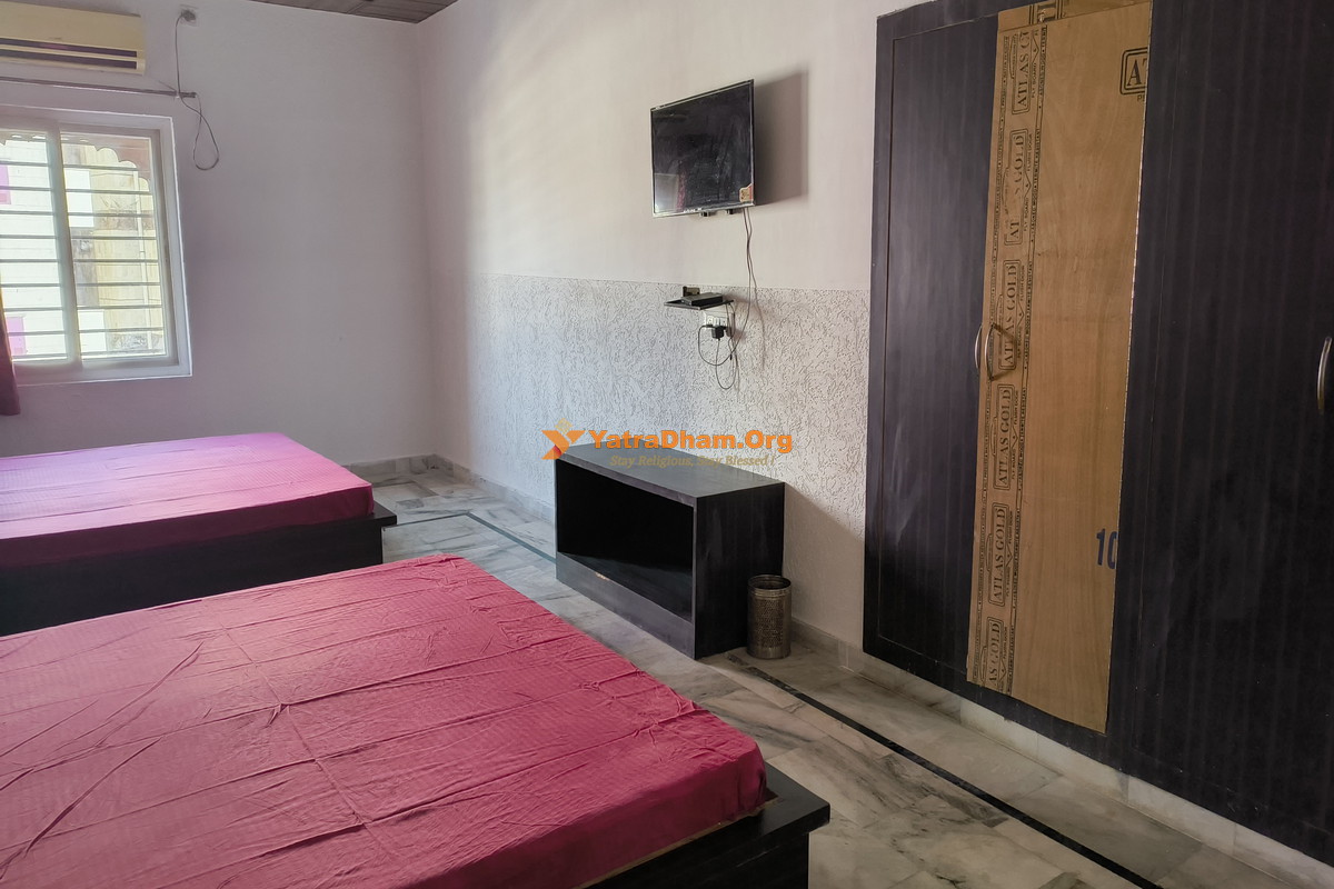 Shri Chetan Jyoti Ashram Haridwar 4 Bed Room
