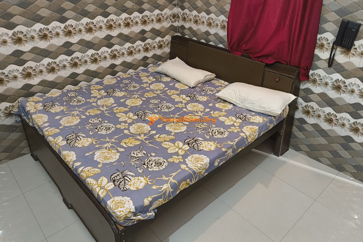 Saraswat Dharamshala (Saraswat Brahmin Kundiya Trust) Haridwar 2 Bed Room
