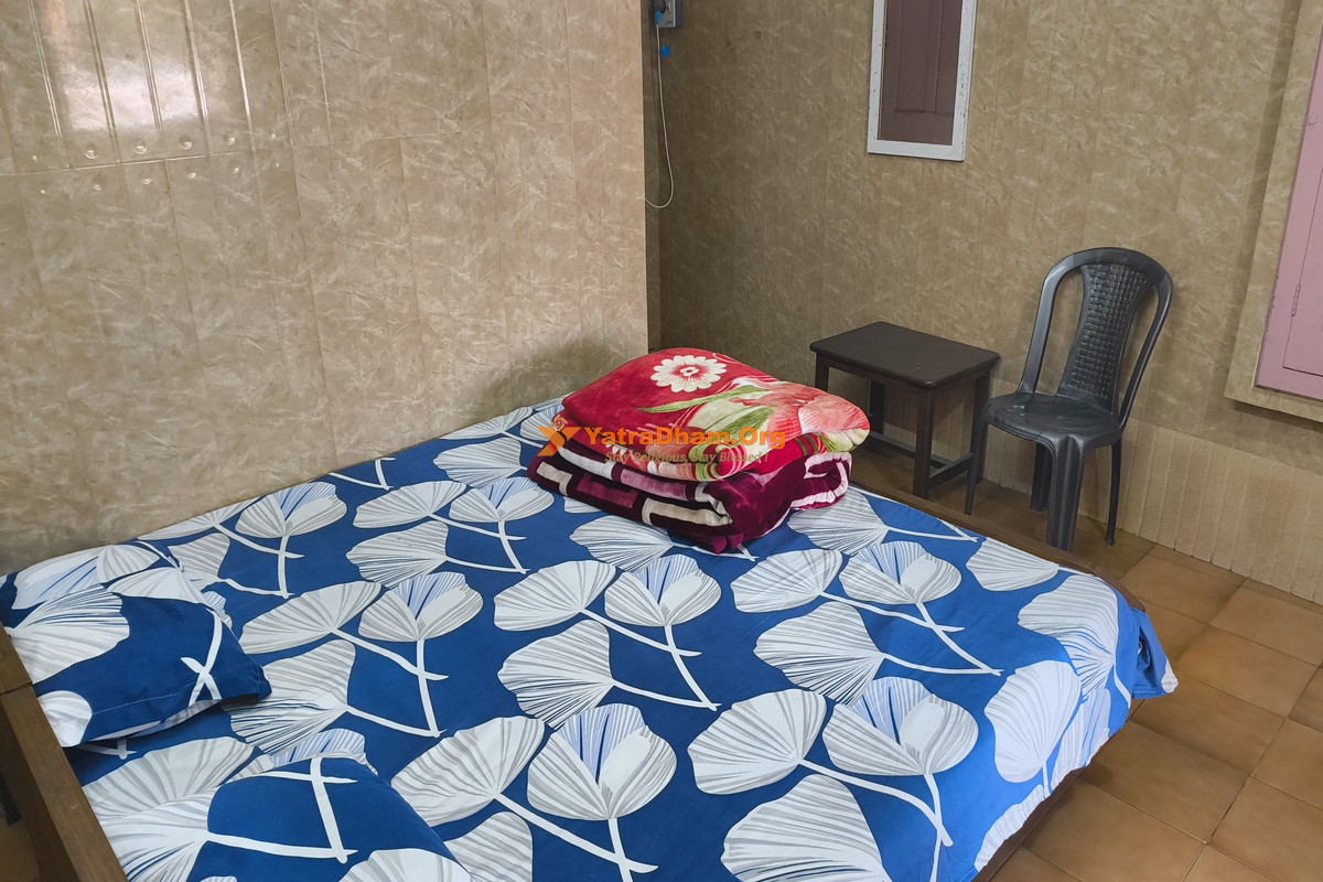 Sree Sree Bholanand Sannyas Ashram Haridwar 2 Bed AC Room View