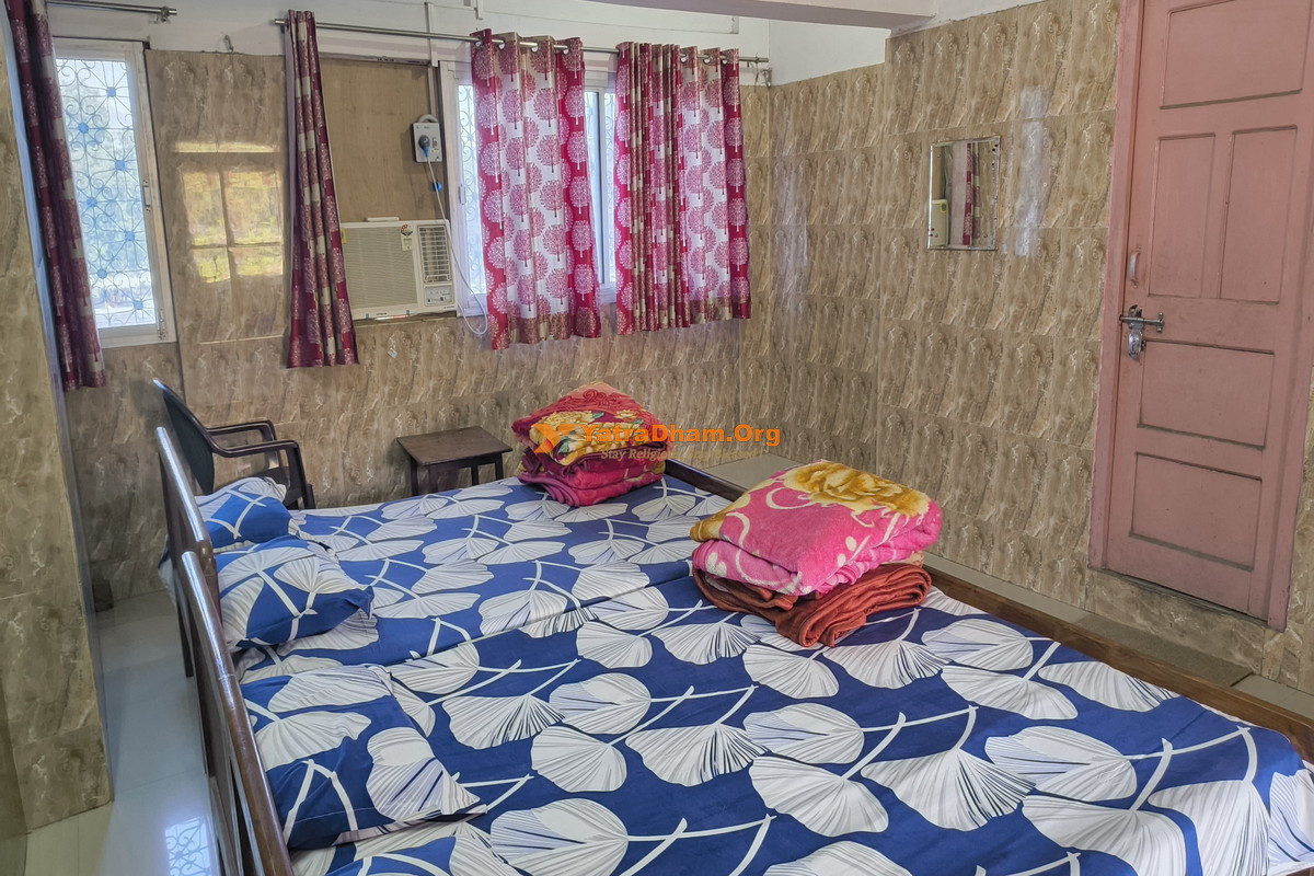 Sree Sree Bholanand Sannyas Ashram Haridwar 4 Bed AC Room View