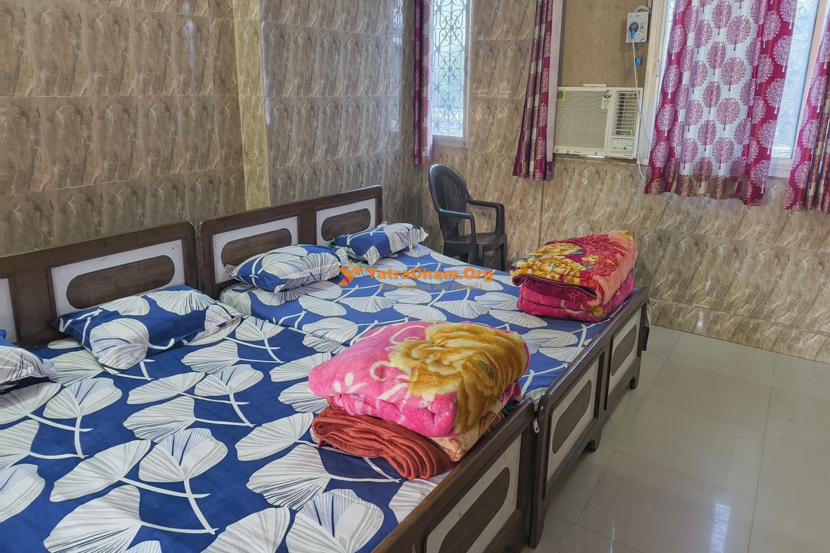Sree Sree Bholanand Sannyas Ashram Haridwar 4 Bed AC Room View
