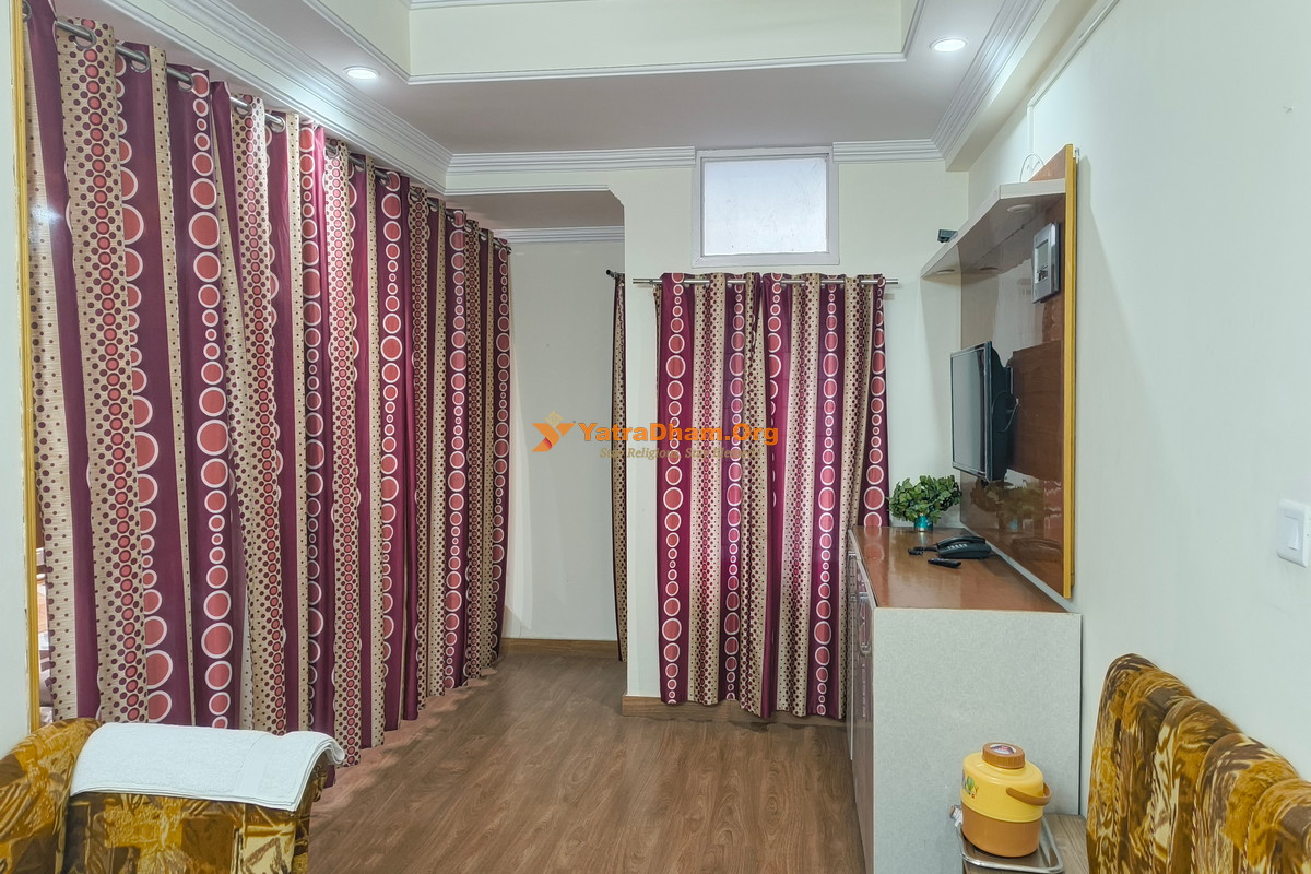 Jammu Yatri Bhawan Trust  Haridwar 3 Bed Super Deluxe AC Room View