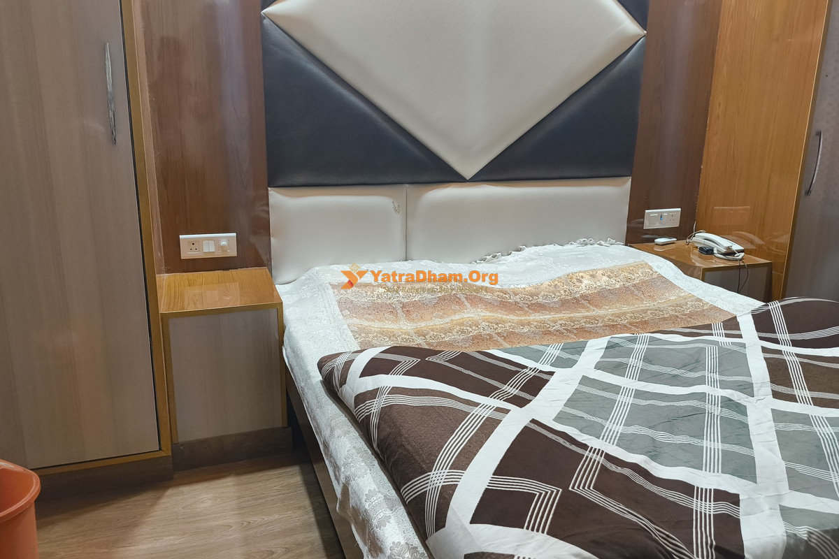 Jammu Yatri Bhawan Trust  Haridwar 3 Bed Super Deluxe AC Room View
