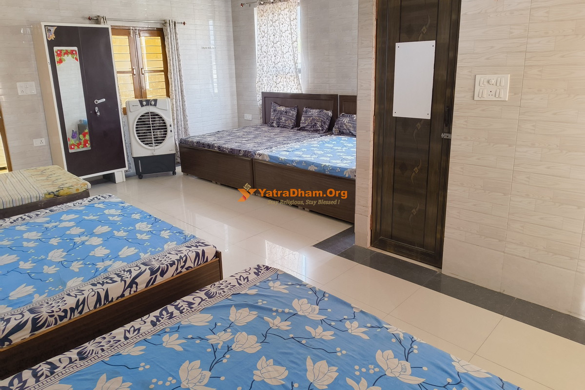Sitaram Seva Sadan Haridwar Room