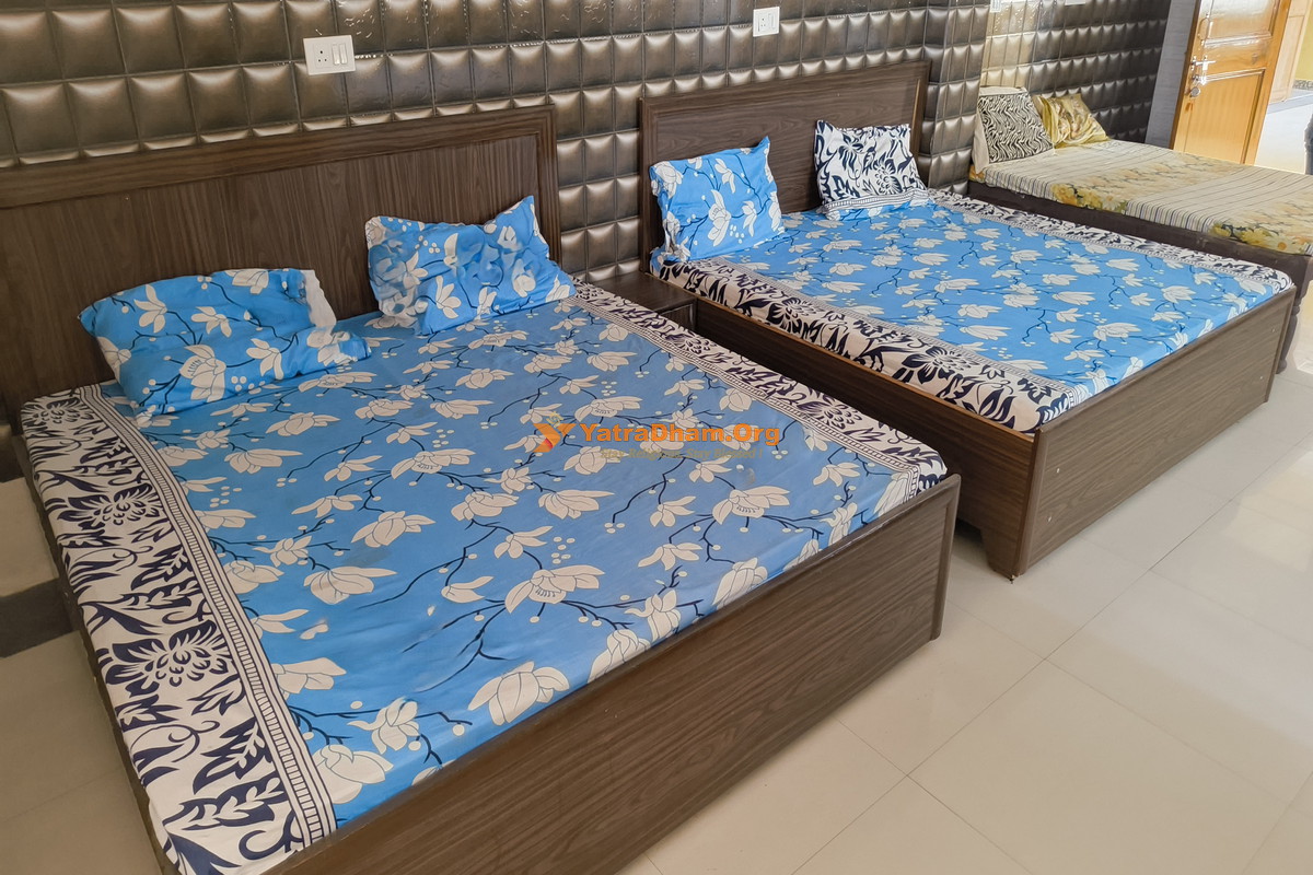 Sitaram Seva Sadan Haridwar Room
