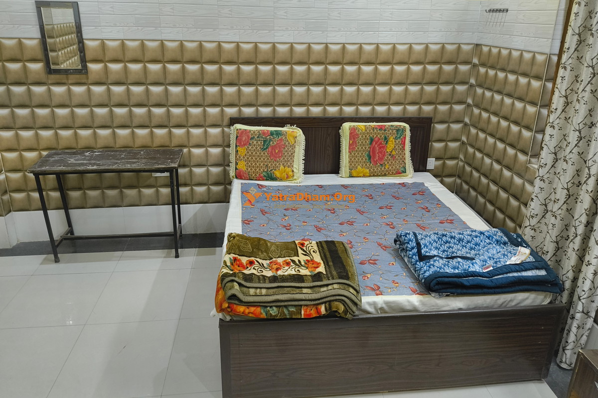 Sitaram Seva Sadan Haridwar Room