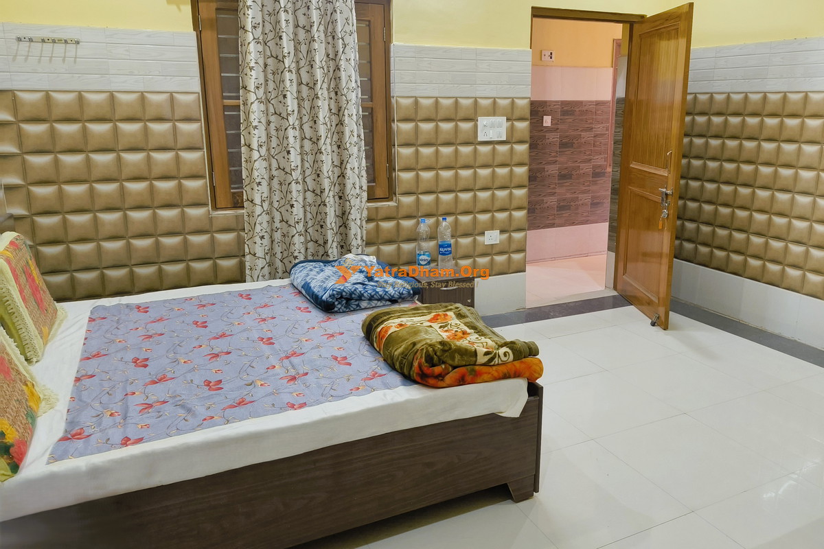 Sitaram Seva Sadan Haridwar Room