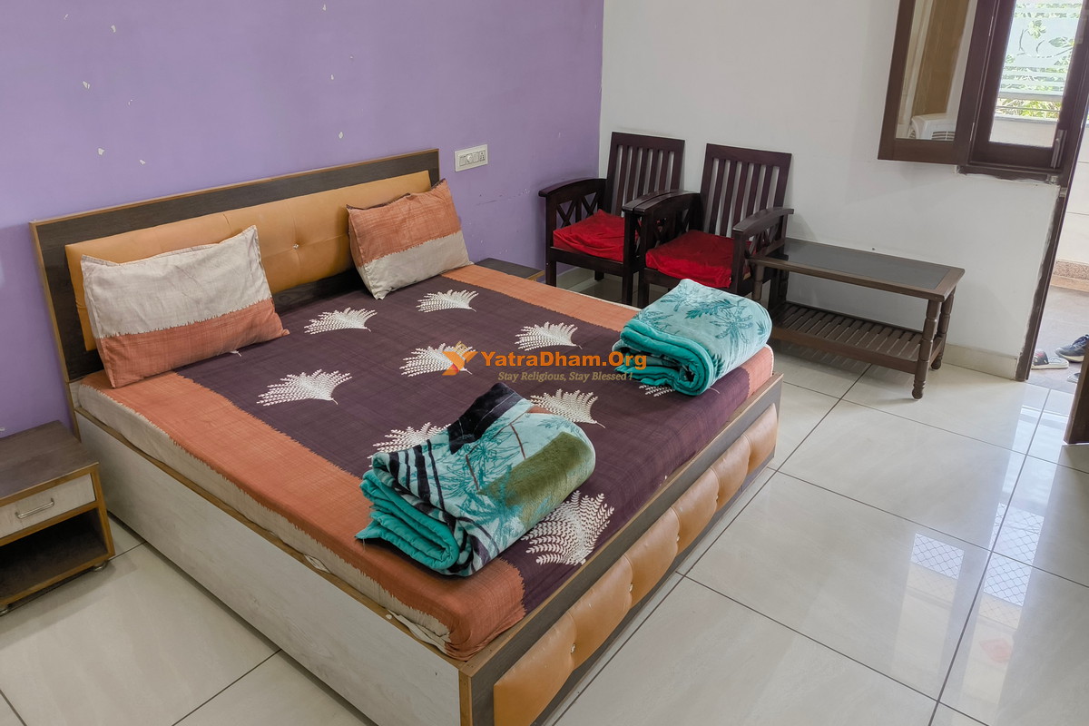 Shri Swami Swatah Prakash Ashram Haridwar 2 Bed AC Room View