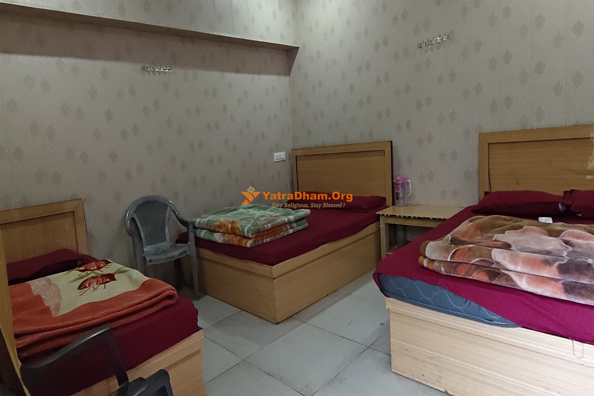 Hotel Sunil Lodge Gaurikund 5 Bed Room View