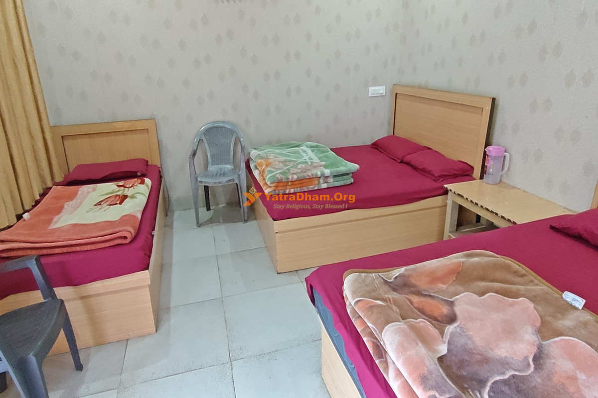 Hotel Sunil Lodge Gaurikund 5 Bed Room View