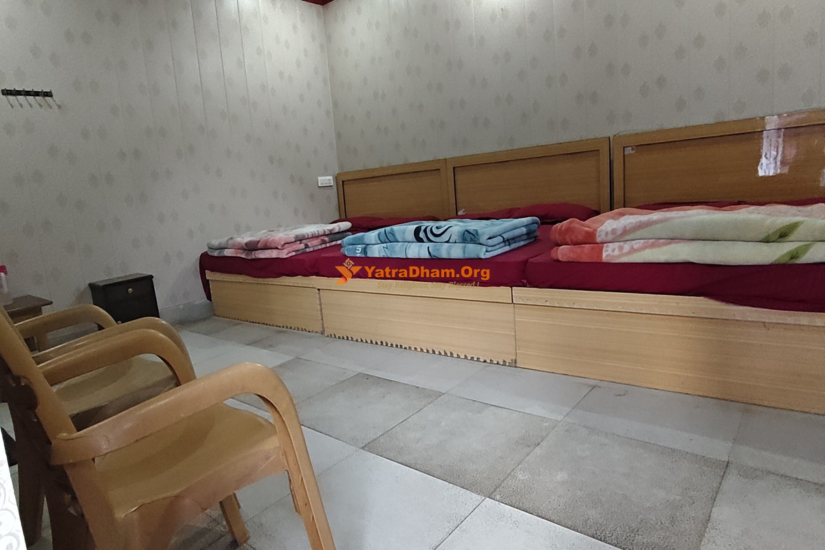 Hotel Sunil Lodge Gaurikund 6 Bed Room View