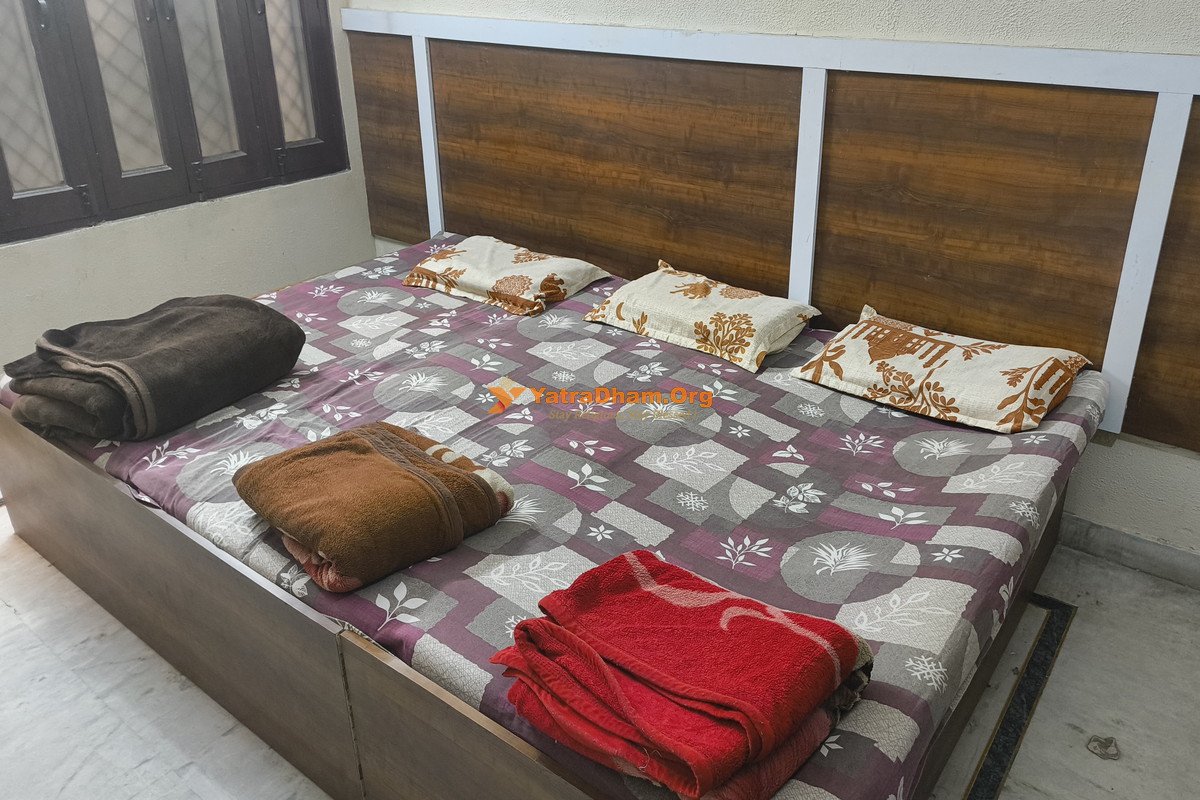Shri Krishna Dham Ashram Haridwar 3 Bed Room
