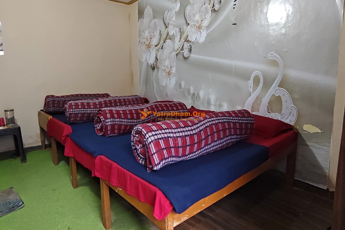 Leela Mahadev Guest House Kedarnath 4 Bed Room View