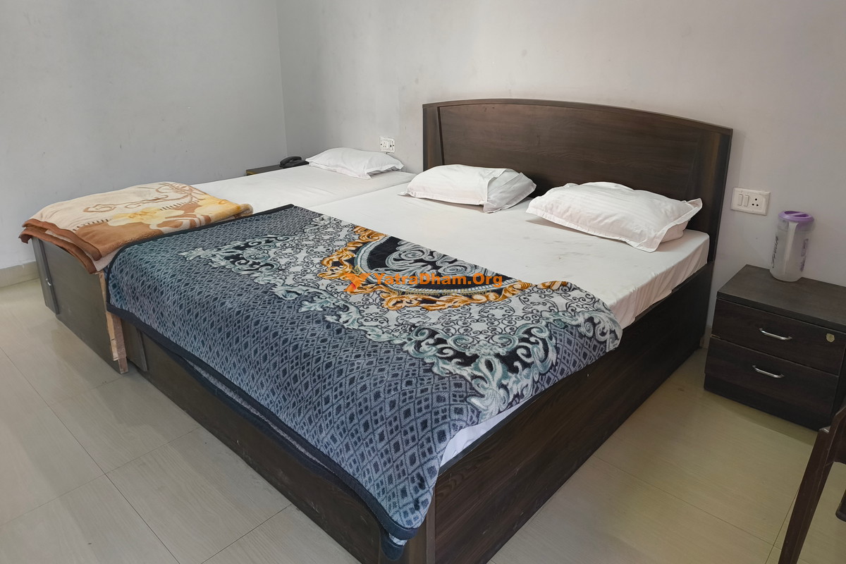 Prachin Shree Juna Akhada Bhawan Haridwar 3 Bed Room View