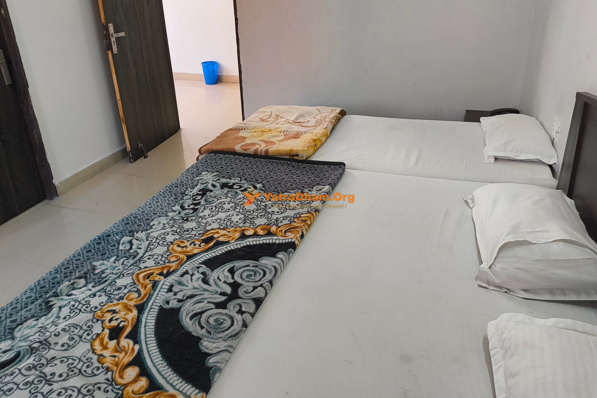 Prachin Shree Juna Akhada Bhawan Haridwar 4 Bed Room View