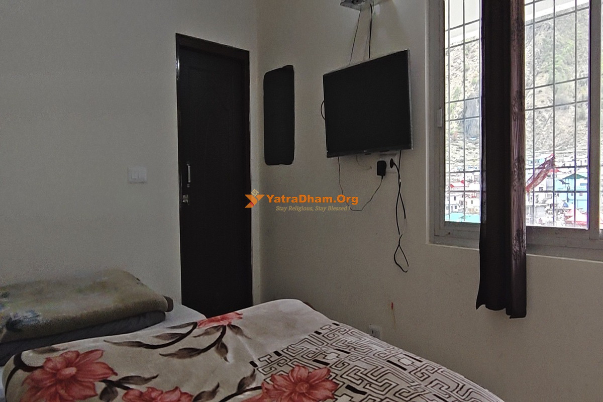 Brahmkamal Cottage Badrinath 4 Bed Room View