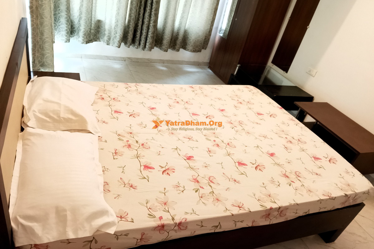 Gayatri Shantivan Dwarka 4 Bed Room