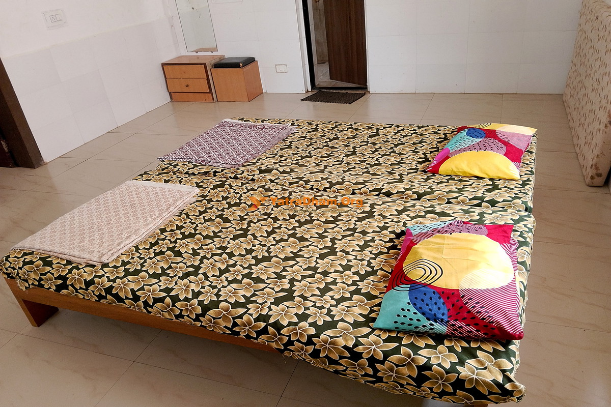 Gayatri Shantivan Dwarka 2 Bed Room