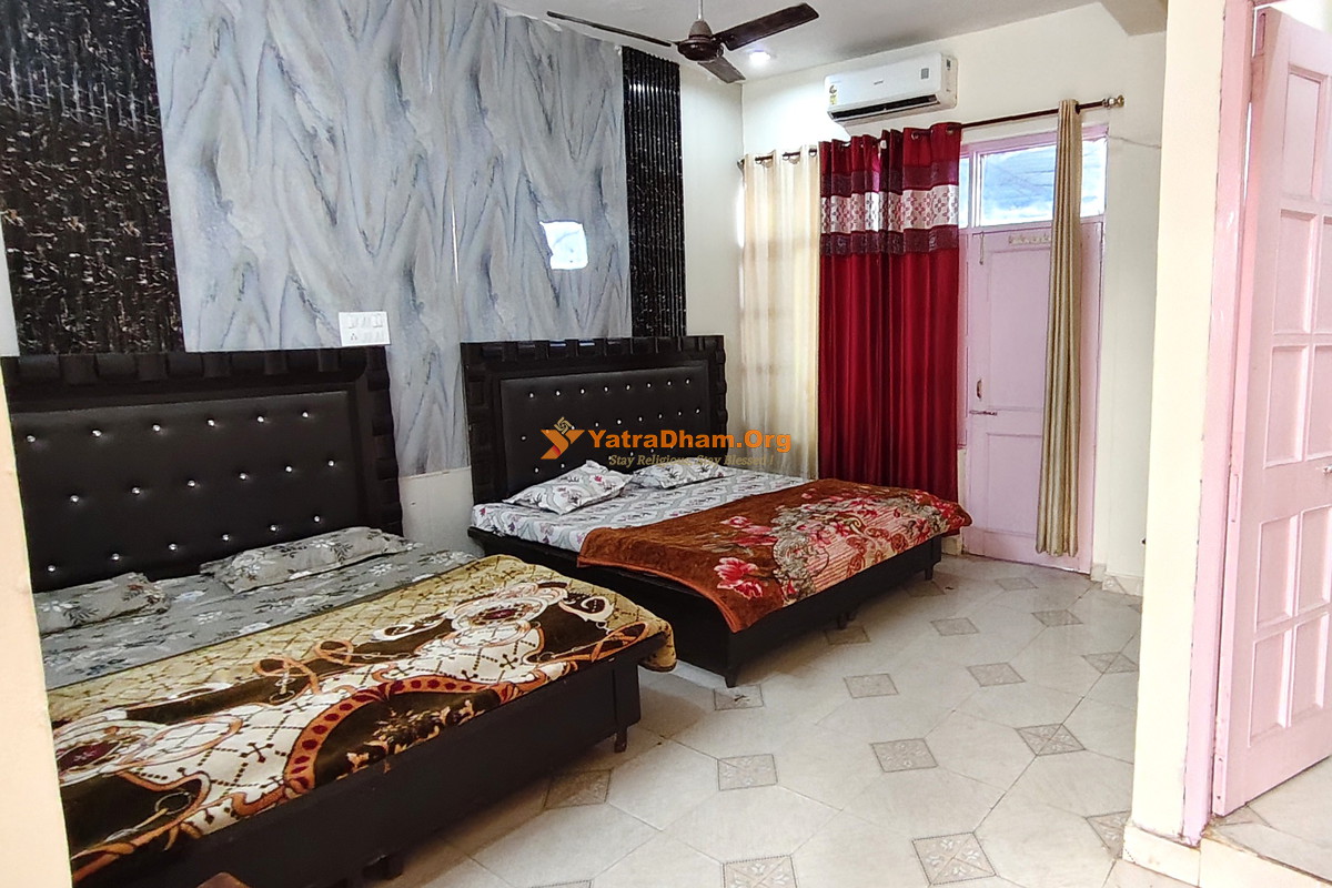 Mayur Hotel Naina Devi 4 Bed Room View