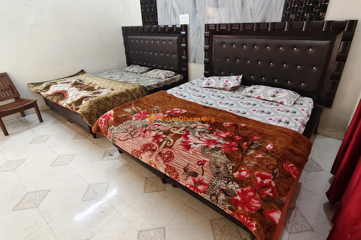 Mayur Hotel Naina Devi 4 Bed Room View