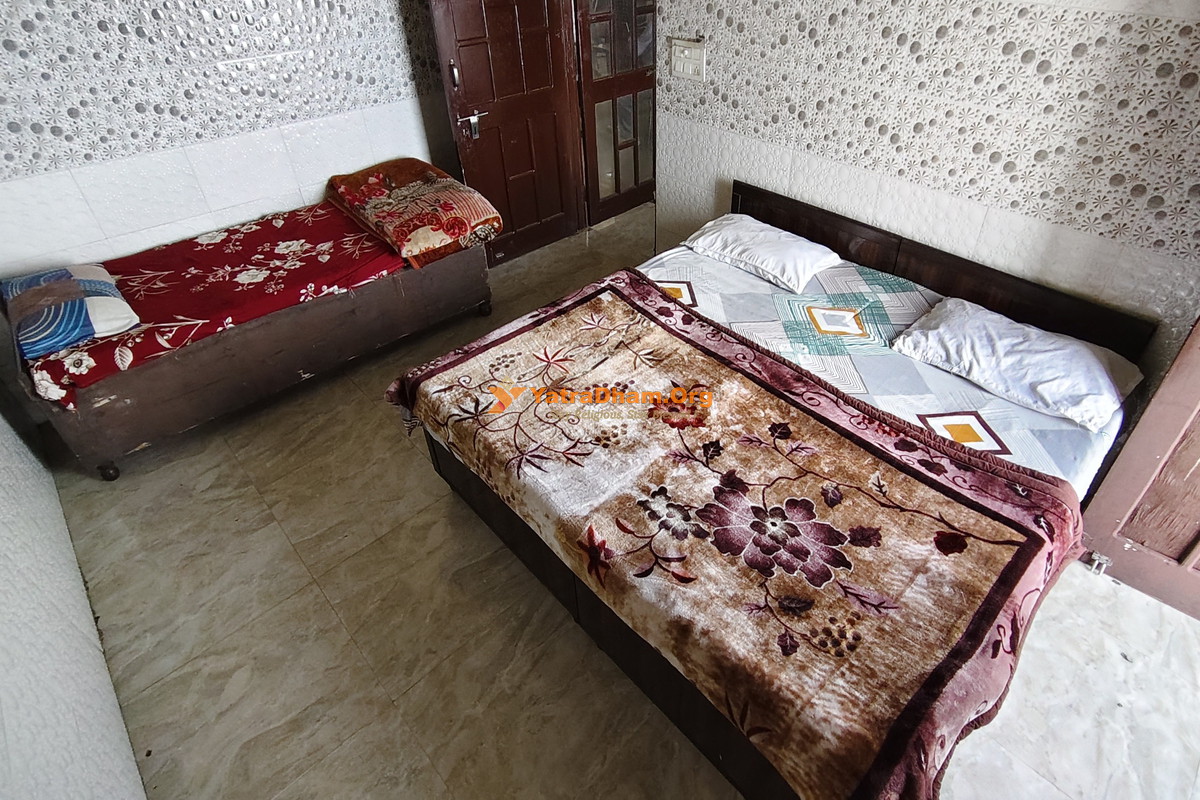 Mayur Hotel Naina Devi 3 Bed Room View
