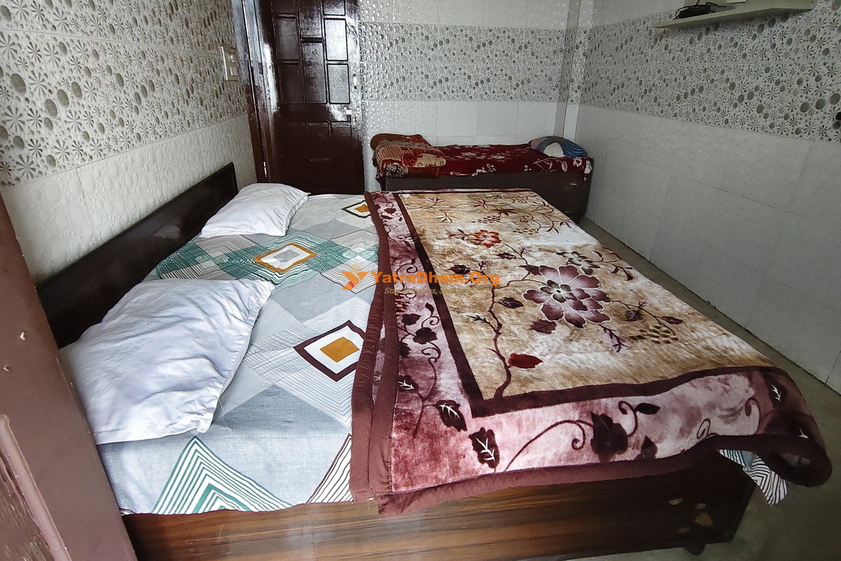 Mayur Hotel Naina Devi 3 Bed Room View