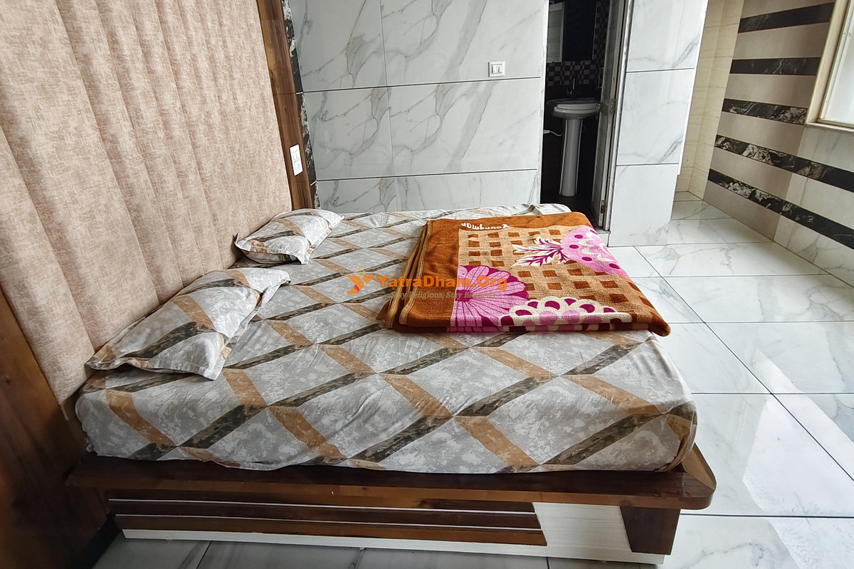Himgiri Guest House Naina Devi 2 Bed Room View