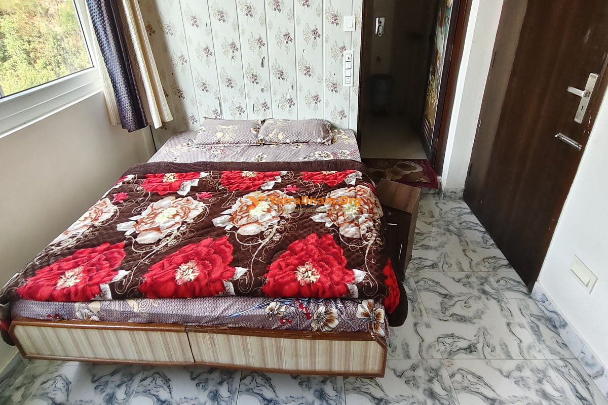 Hotel Taaralaya - Naina Devi 2 Bed Room View