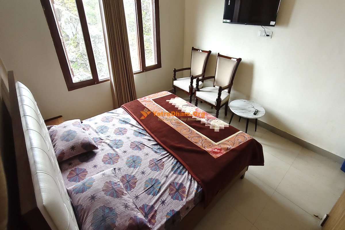 Matri Anchal Dharamshala Naina Devi 2 Bed AC Room View