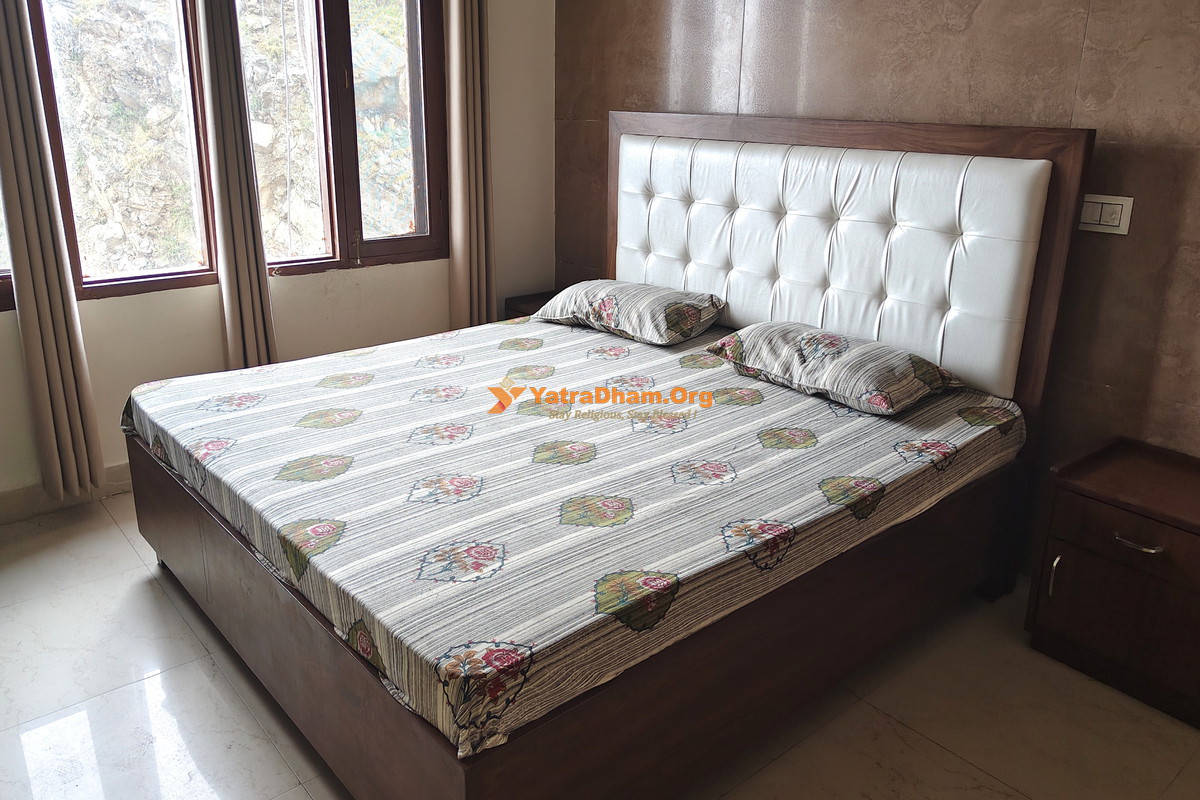 Matri Anchal Dharamshala Naina Devi 2 Bed AC Room View