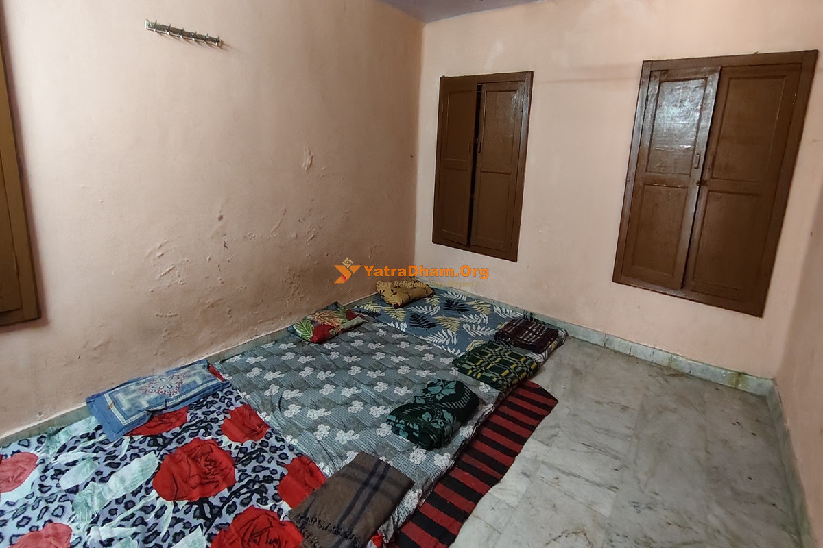 Jalandhariya Dharmshala - Chintapurni Mattress Room View