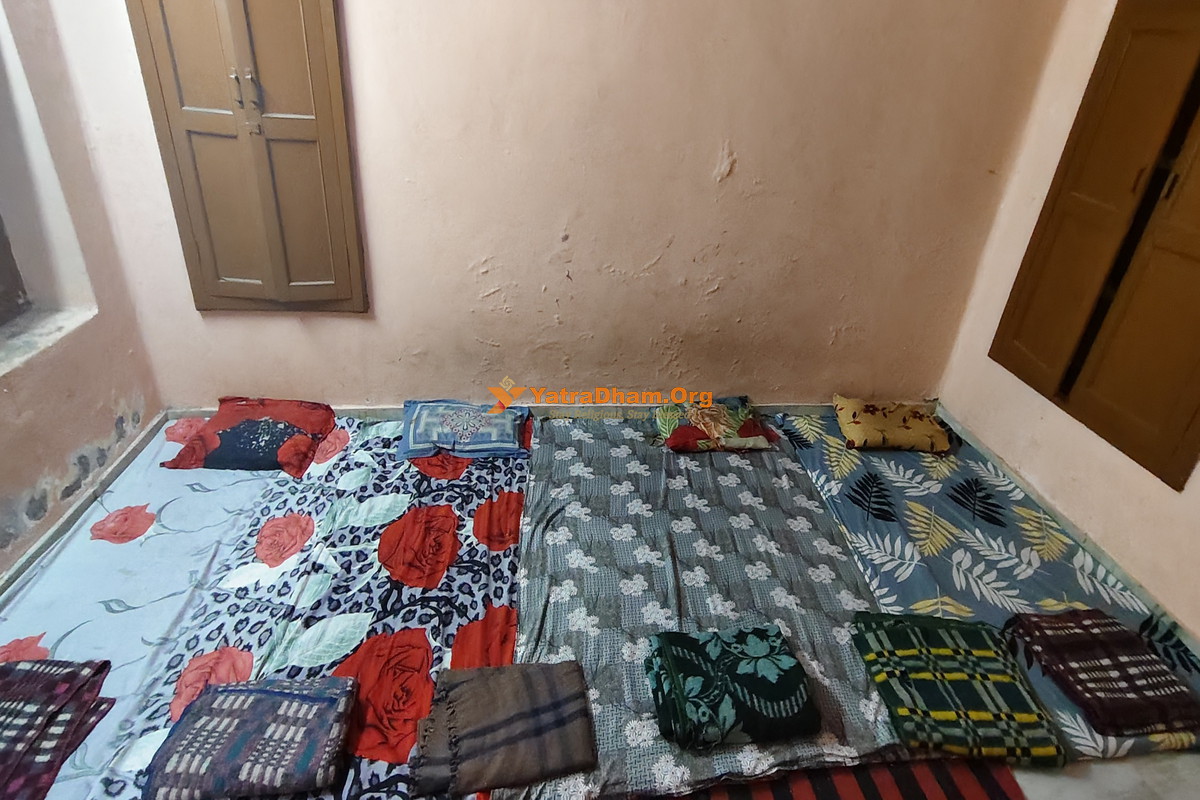 Jalandhariya Dharmshala - Chintapurni Mattress Room View