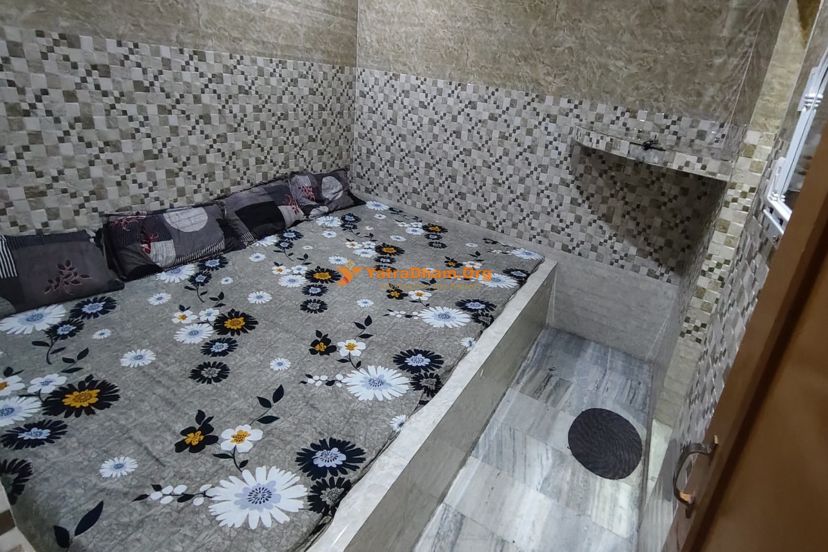 Mandi Dabwali Dharamshala Chintapurni 3 Bed Room View