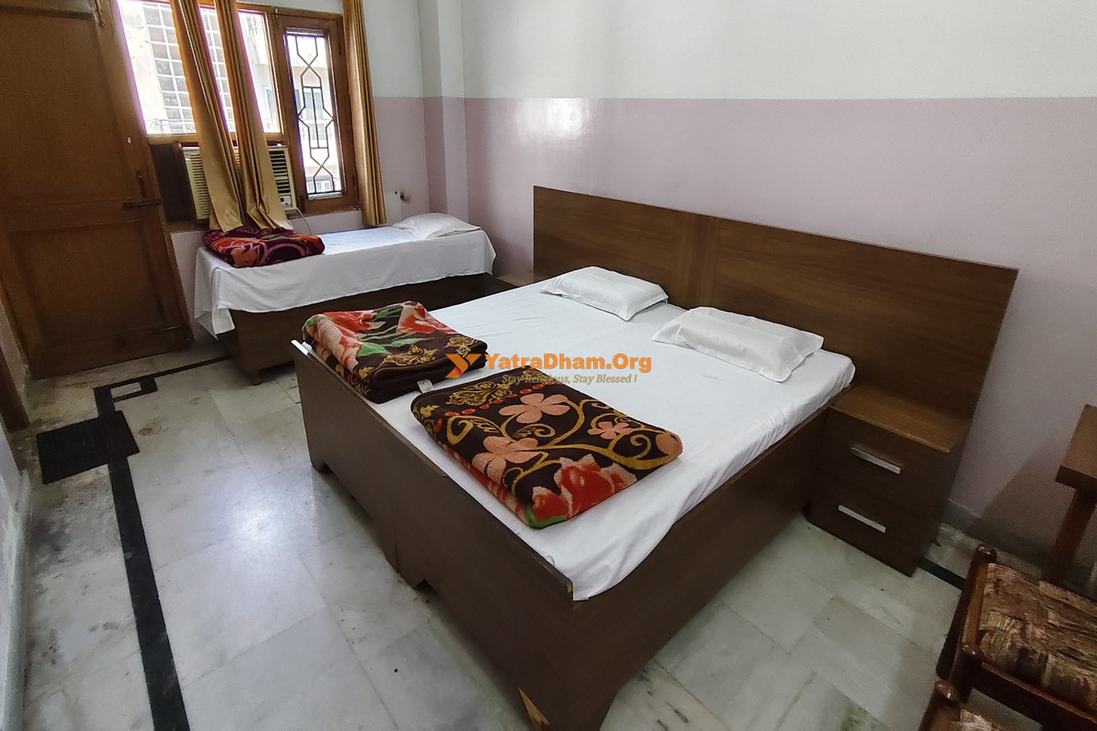 Agrawal Trust Dharamshala Jawalamukhi 3 Bed AC Room View