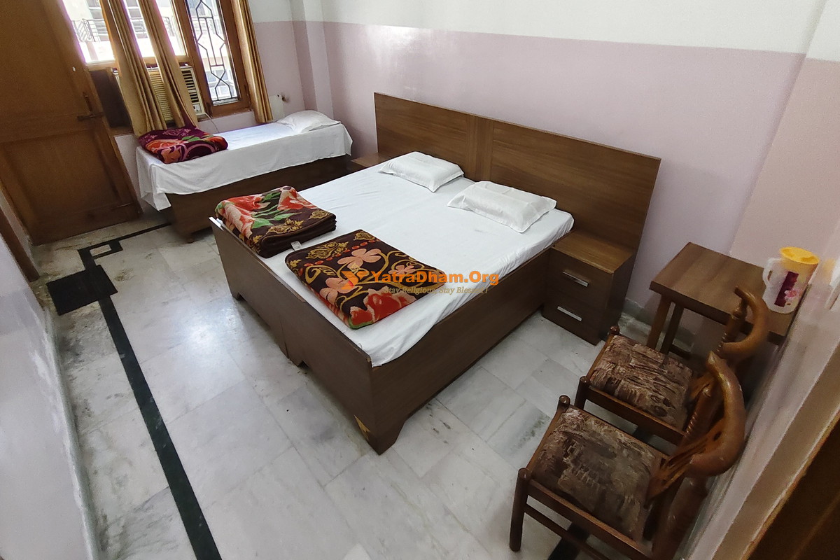 Agrawal Trust Dharamshala Jawalamukhi 3 Bed AC Room View