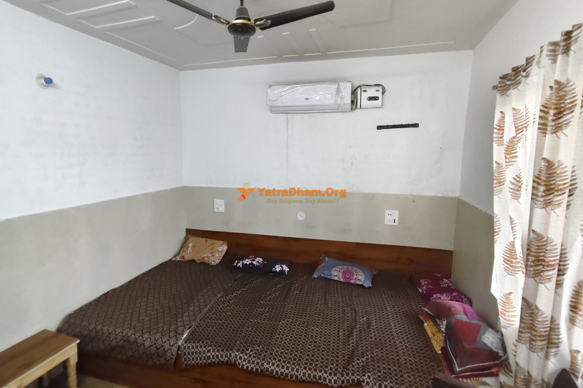 Mansa Walean Di Dharamshala Jawalamukhi Room View