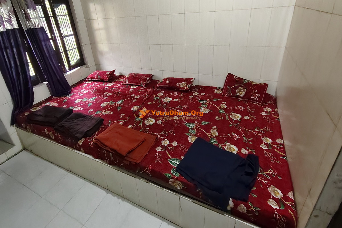 Naina Devi Dharmshala -  Chamunda Devi 4 Bed Room View
