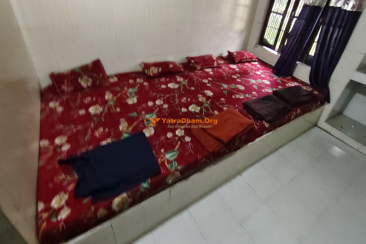 Naina Devi Dharmshala -  Chamunda Devi 4 Bed Room View